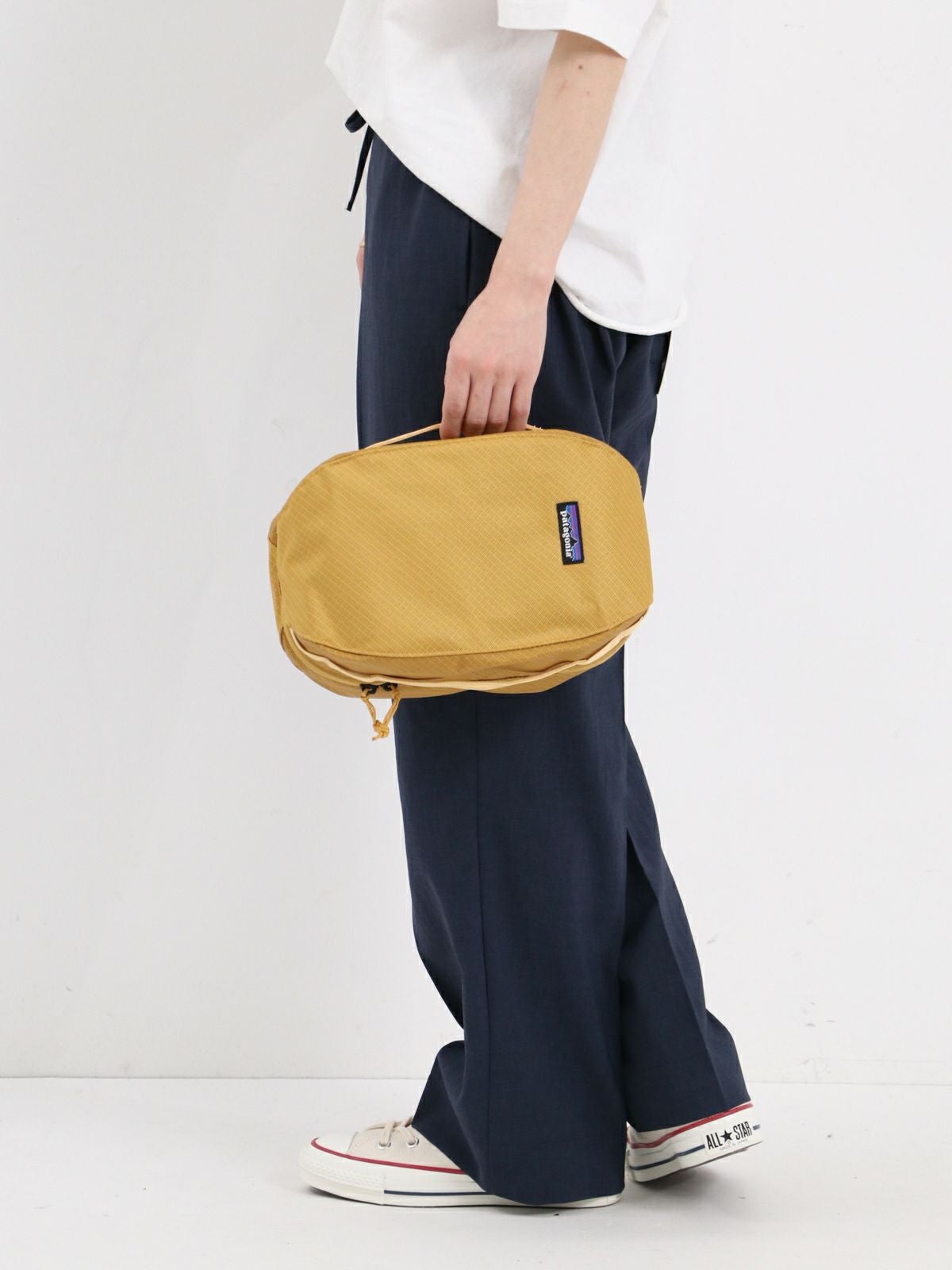 patagonia ブラックホールキューブ　6L ネイビー　オレンジ patagonia ] Black Hole Cube 6L / ブラックホールキューブ | FUKAYA