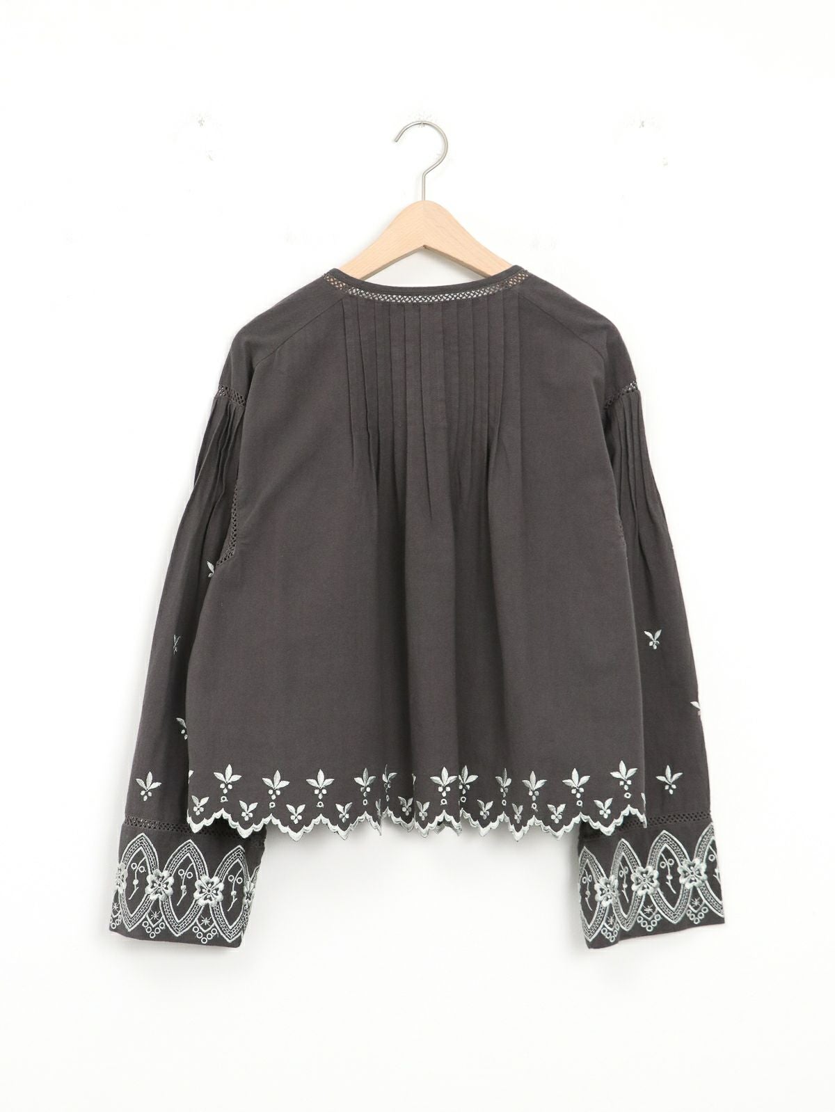 ne Quittez pas / ヌキテパ ] Crimp Cotton Anglaise Embroidery Top