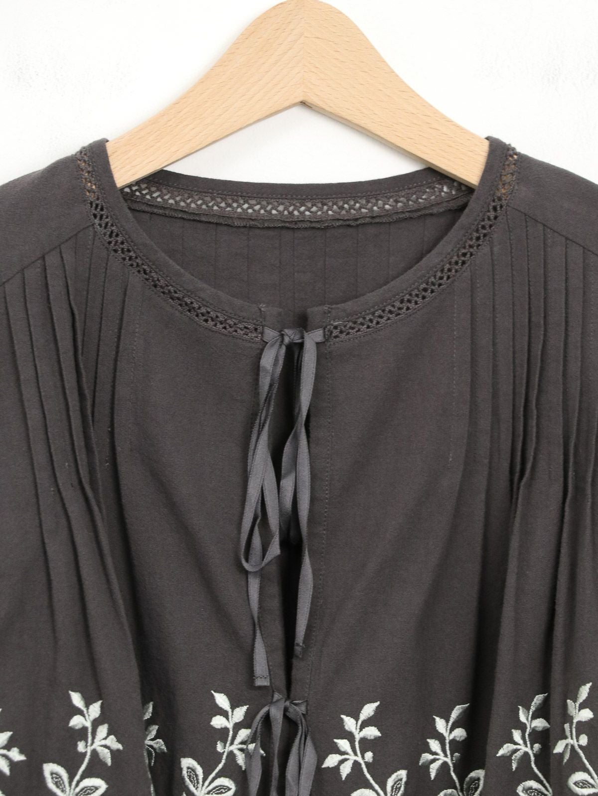 ne Quittez pas / ヌキテパ ] Crimp Cotton Anglaise Embroidery Top