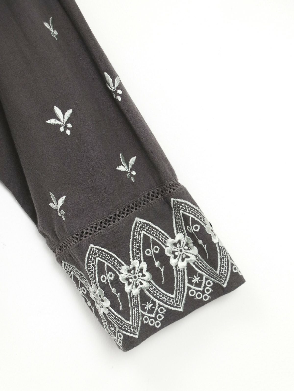 ne Quittez pas / ヌキテパ ] Crimp Cotton Anglaise Embroidery Top