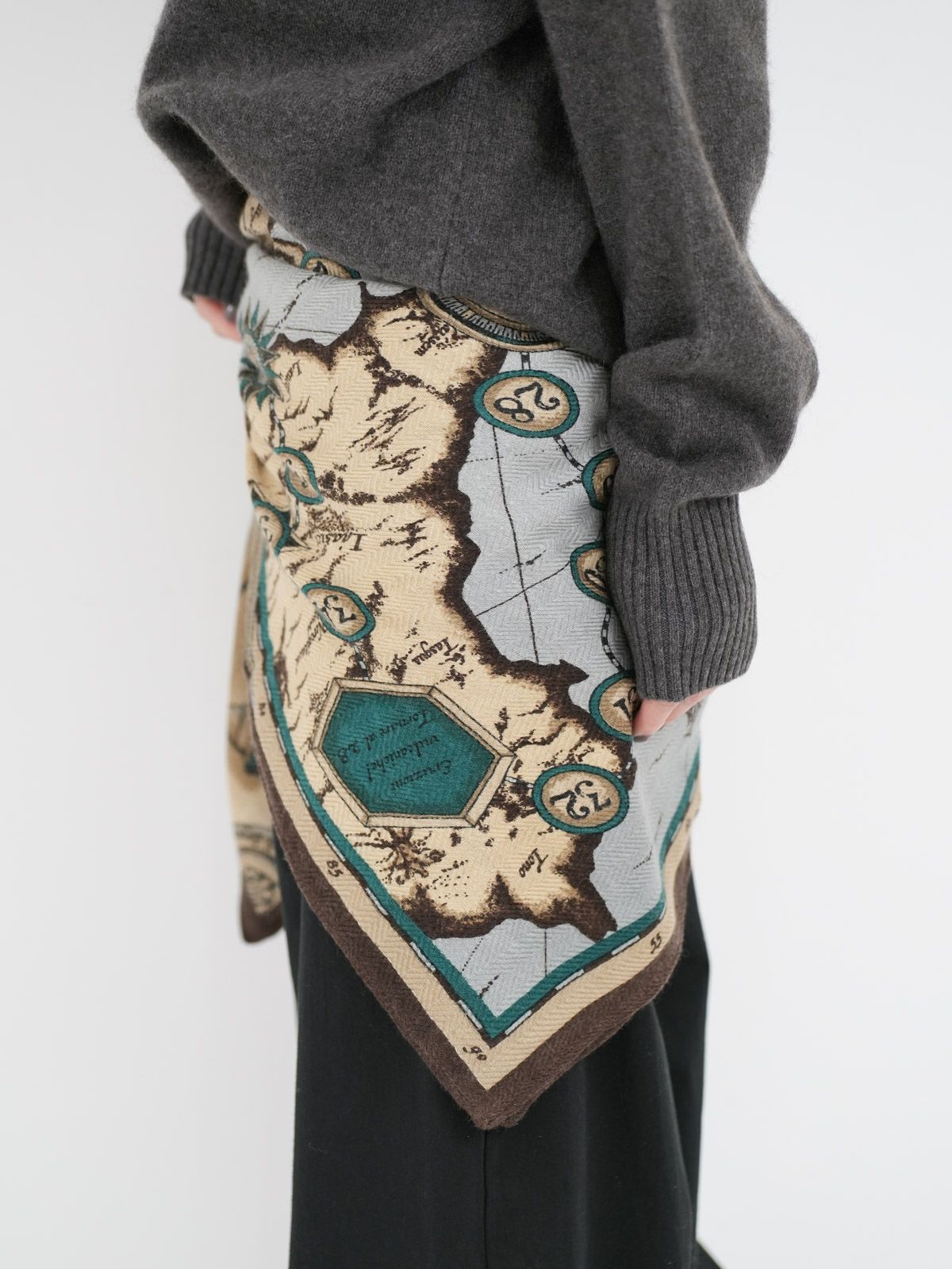 manipuri ] スカーフ 120×120 - モノポリ | FUKAYA FASHION STORES ONLINE