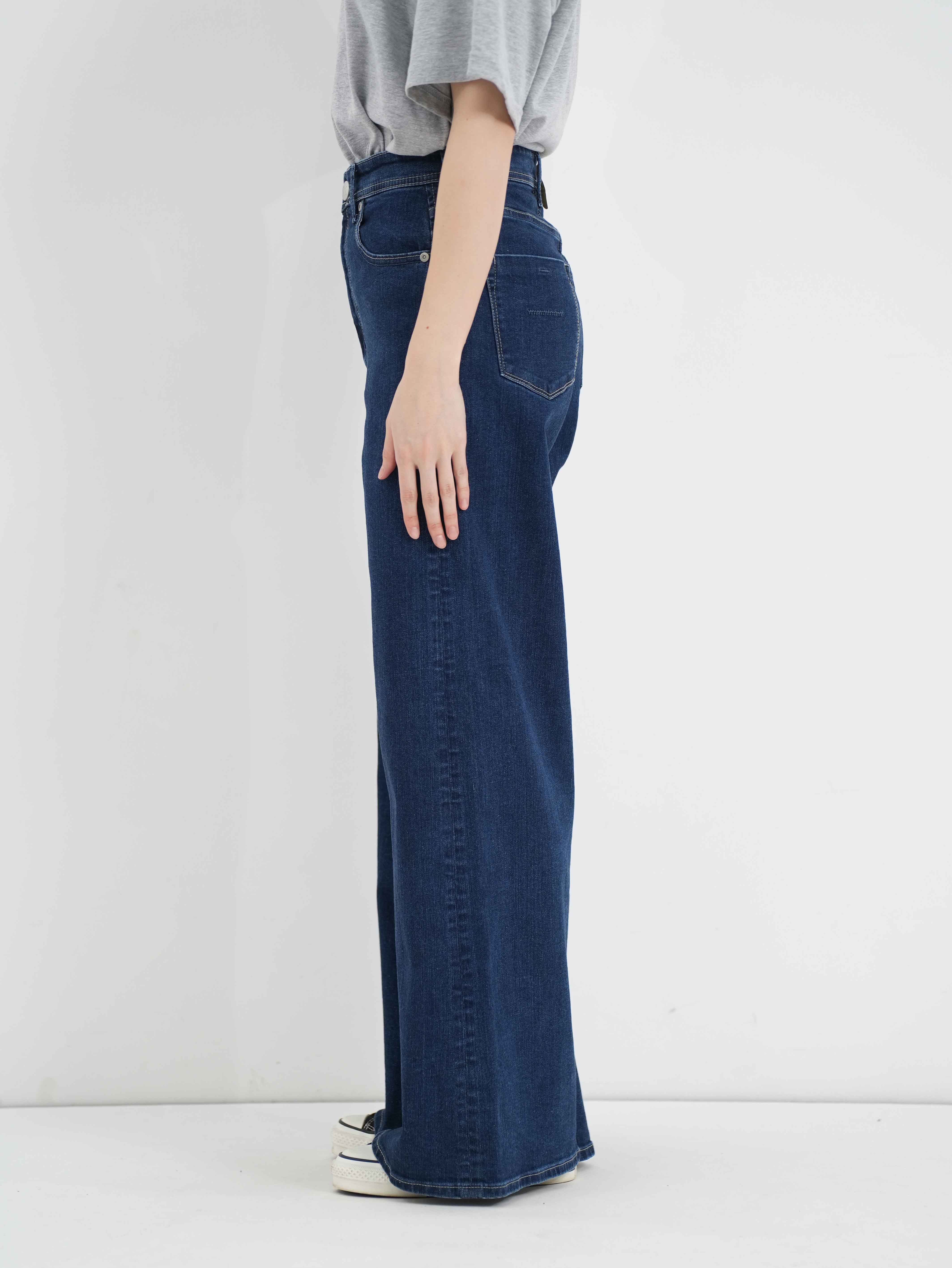 新品未使用　YANUK ワイドフレア デニムパンツ　Wide Flare YANUK（ヤヌーク） ジーンズ デニム デニムパンツ 「YANUK」Wide Flare