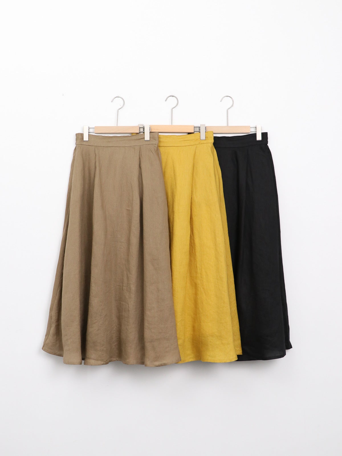 AUG ] タックサーキュラースカート | FUKAYA FASHION STORES ONLINE