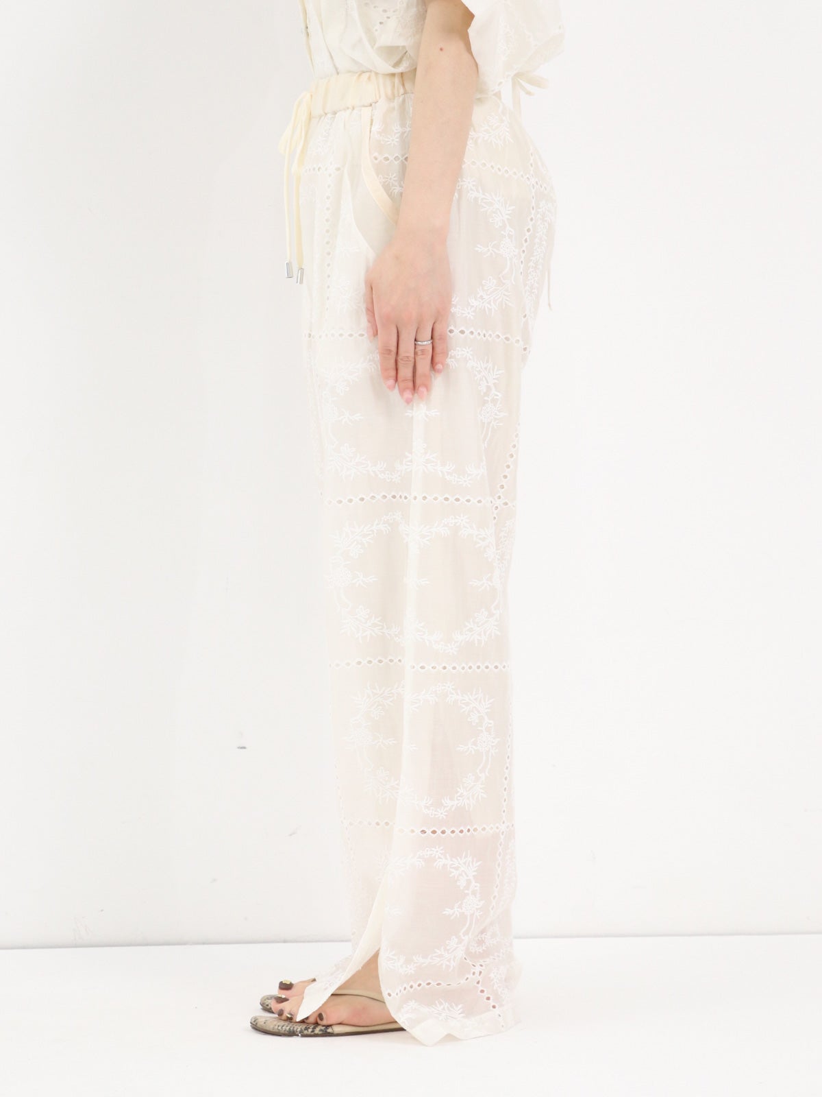 Lallia Mu ] サイドベンツレースパンツ | FUKAYA FASHION STORES ONLINE