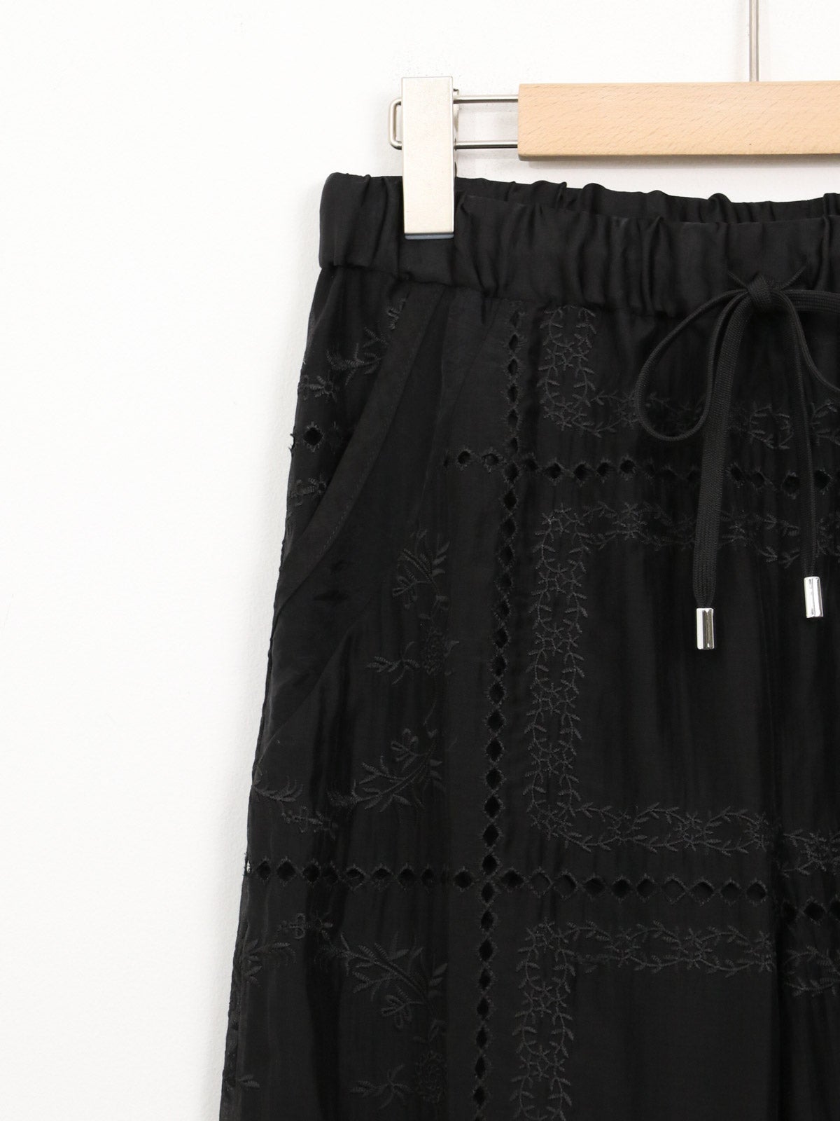Lallia Mu ] サイドベンツレースパンツ | FUKAYA FASHION STORES ONLINE