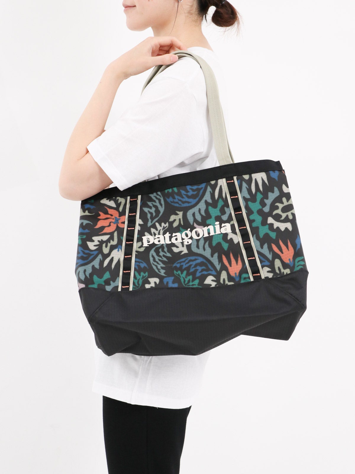 patagonia ] ブラックホール・トート 25L | FUKAYA FASHION STORES ONLINE