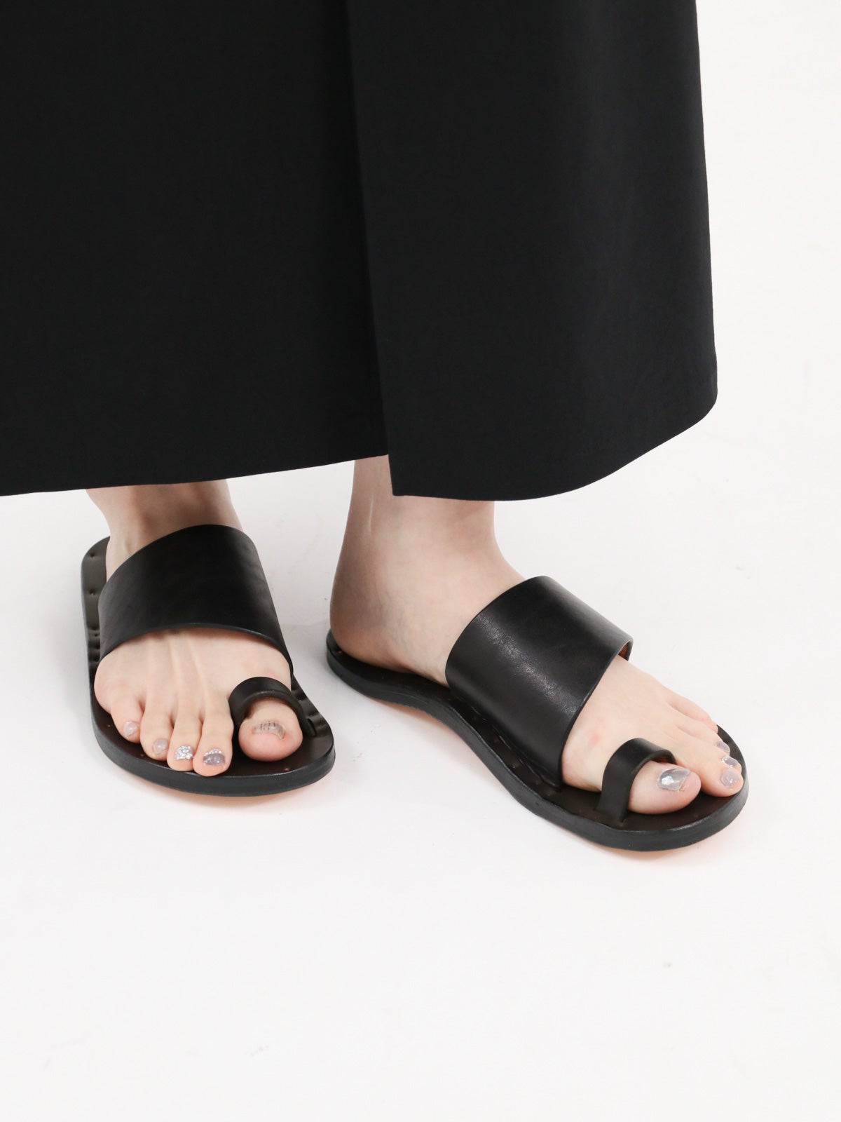 JUTTA NEUMANN ] 別注 レザーサンダル | FUKAYA FASHION STORES ONLINE