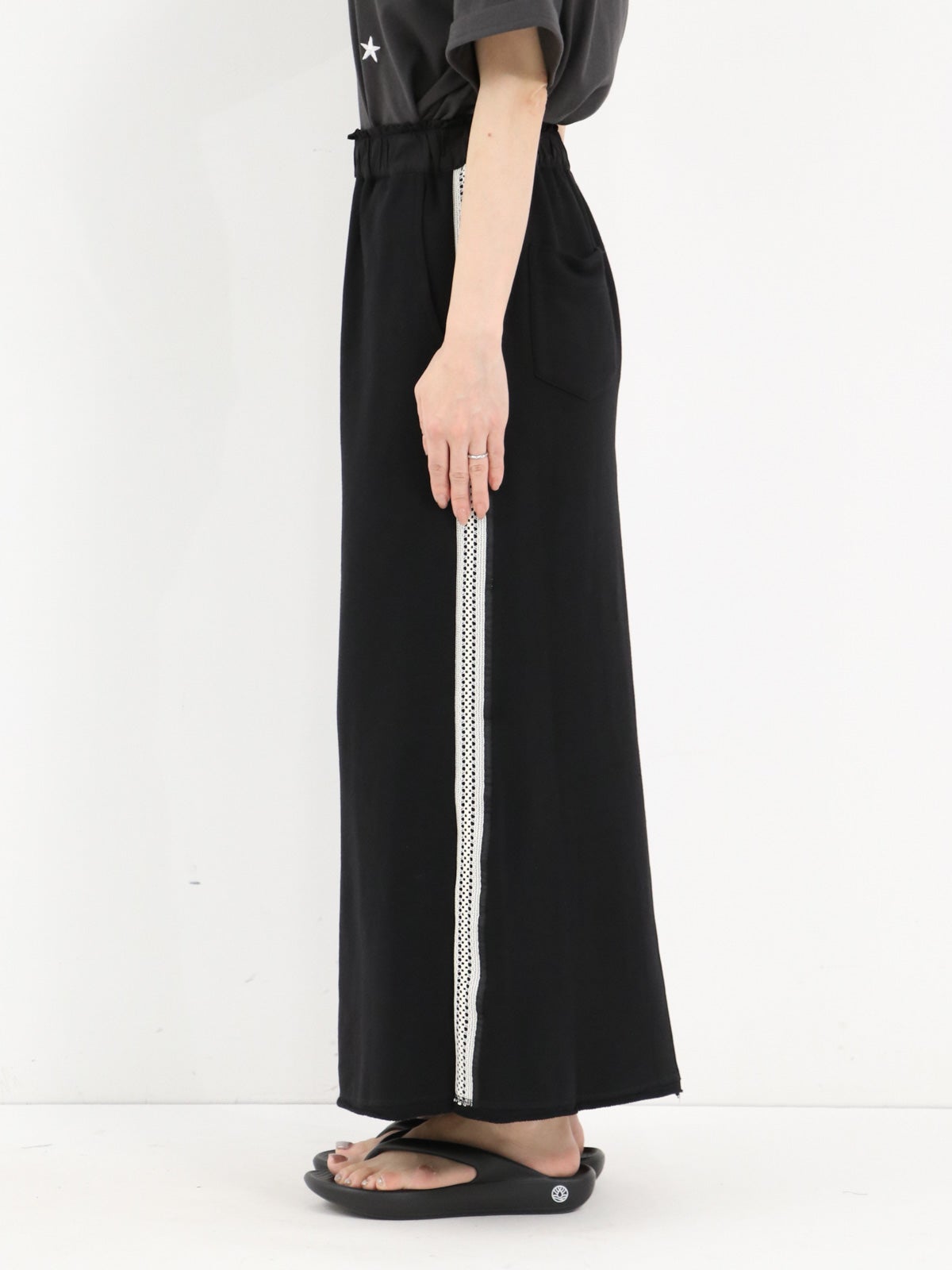 trois ] 裏毛サイドレーススカート | FUKAYA FASHION STORES ONLINE