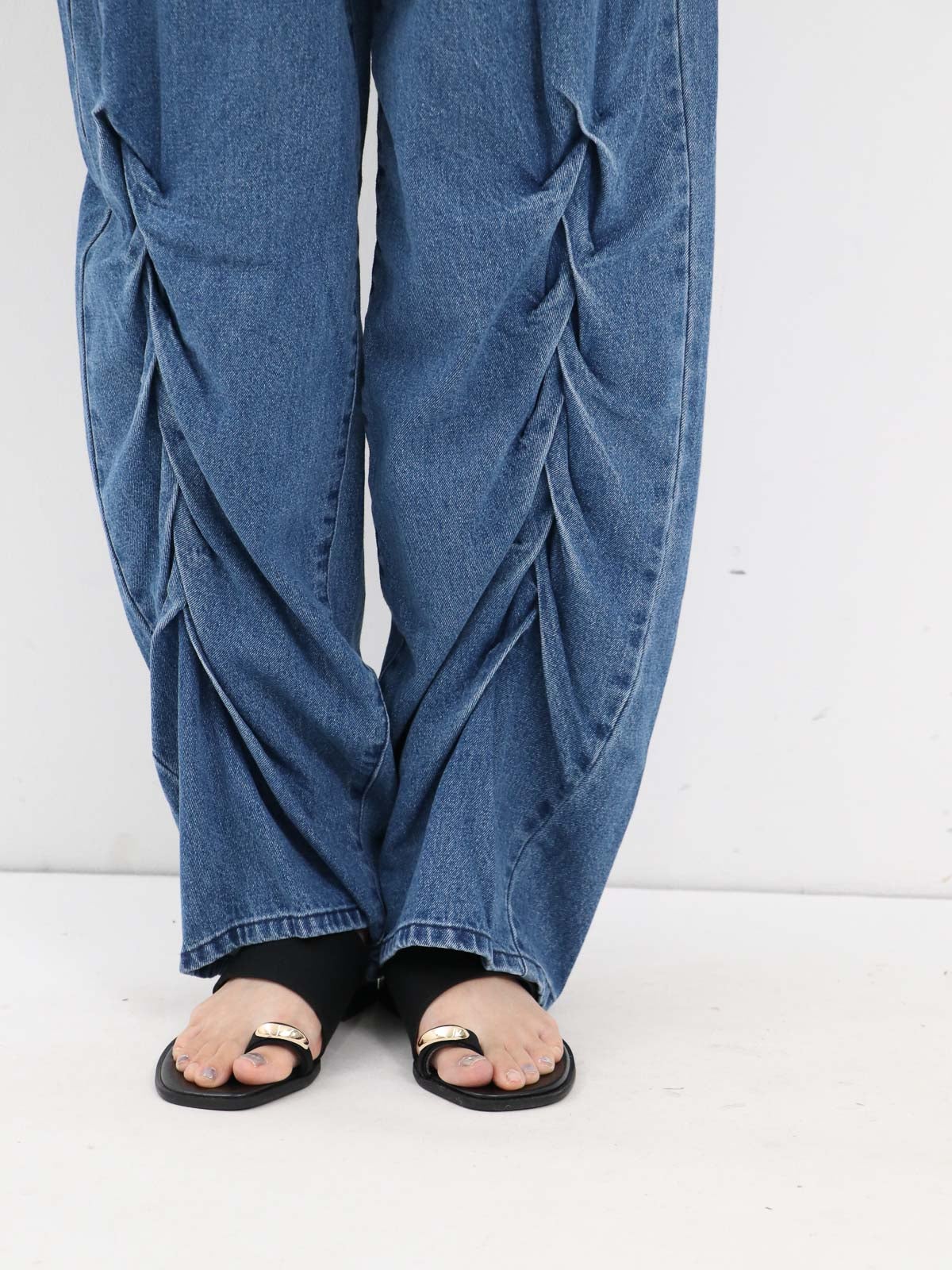 WILLFULLY ] smocking design loose silhouette denim | FUKAYA