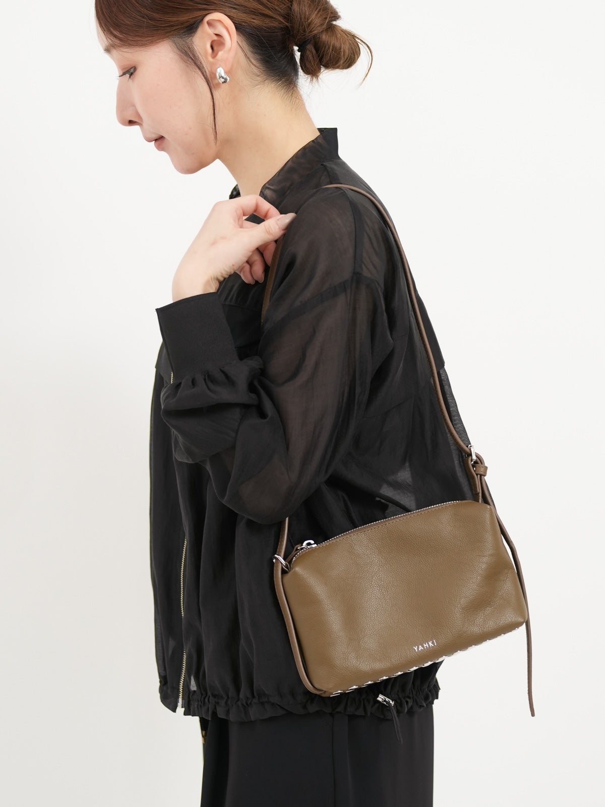 YAHKI ] LEATHER / スタッズショルダーバッグ | FUKAYA FASHION STORES