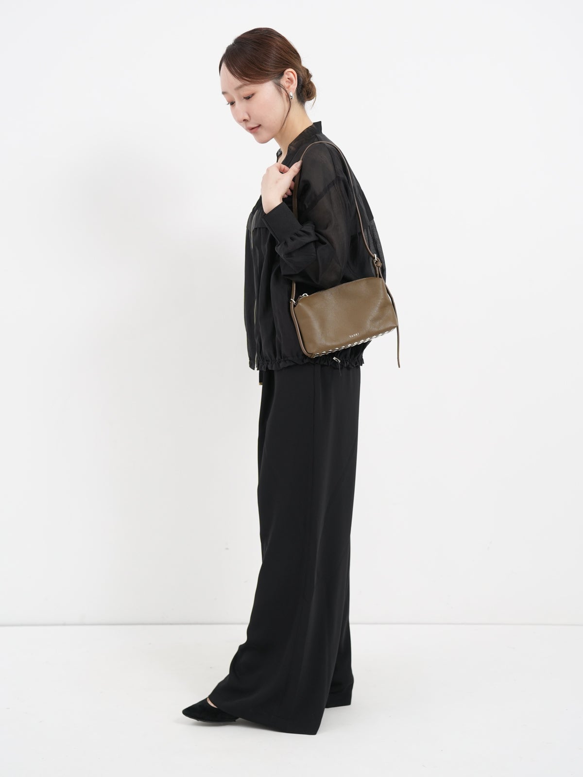 YAHKI ] LEATHER / スタッズショルダーバッグ | FUKAYA FASHION STORES